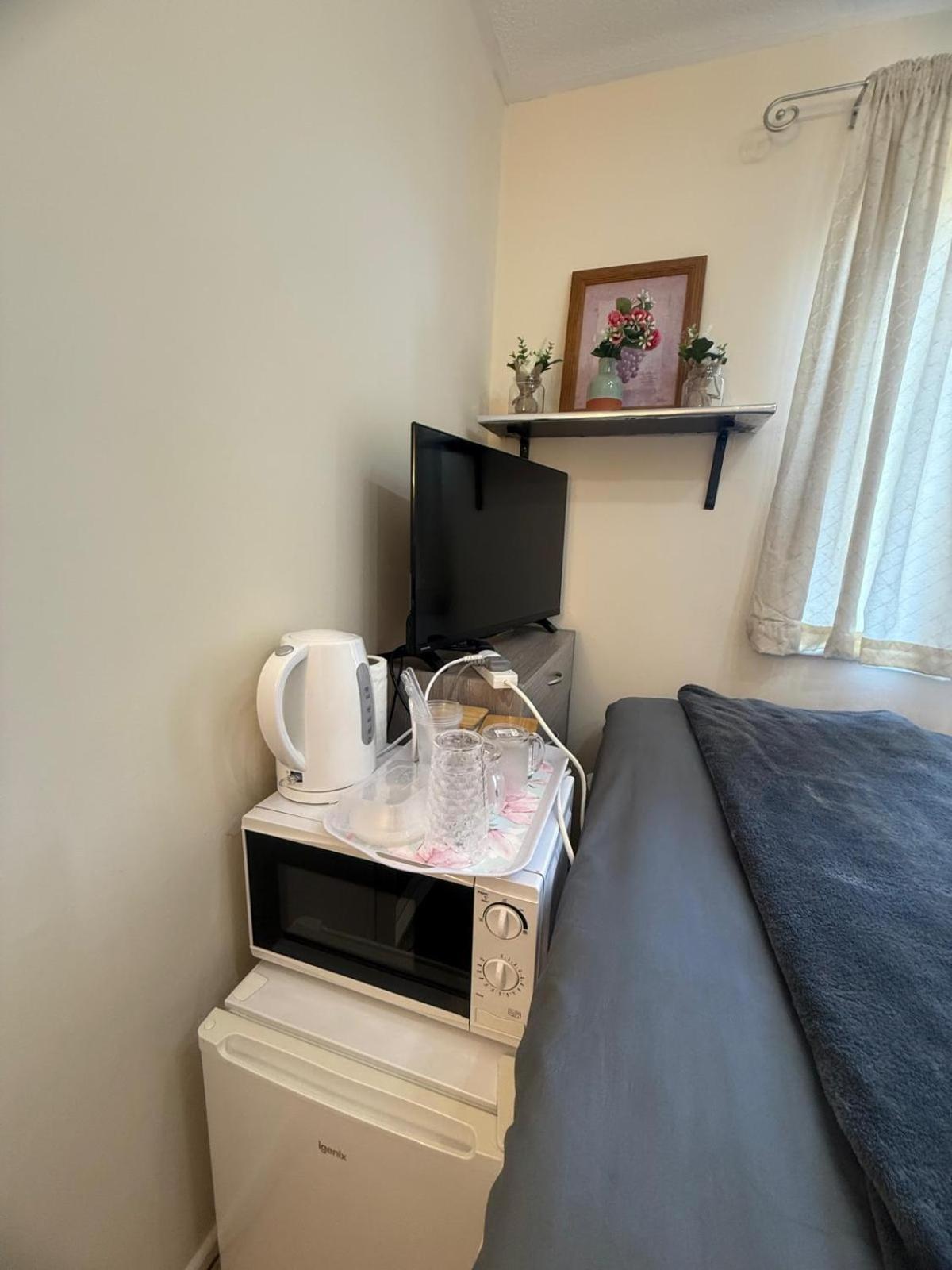 Rayyan Premium For Family & Solo In Homestay Birmingham
