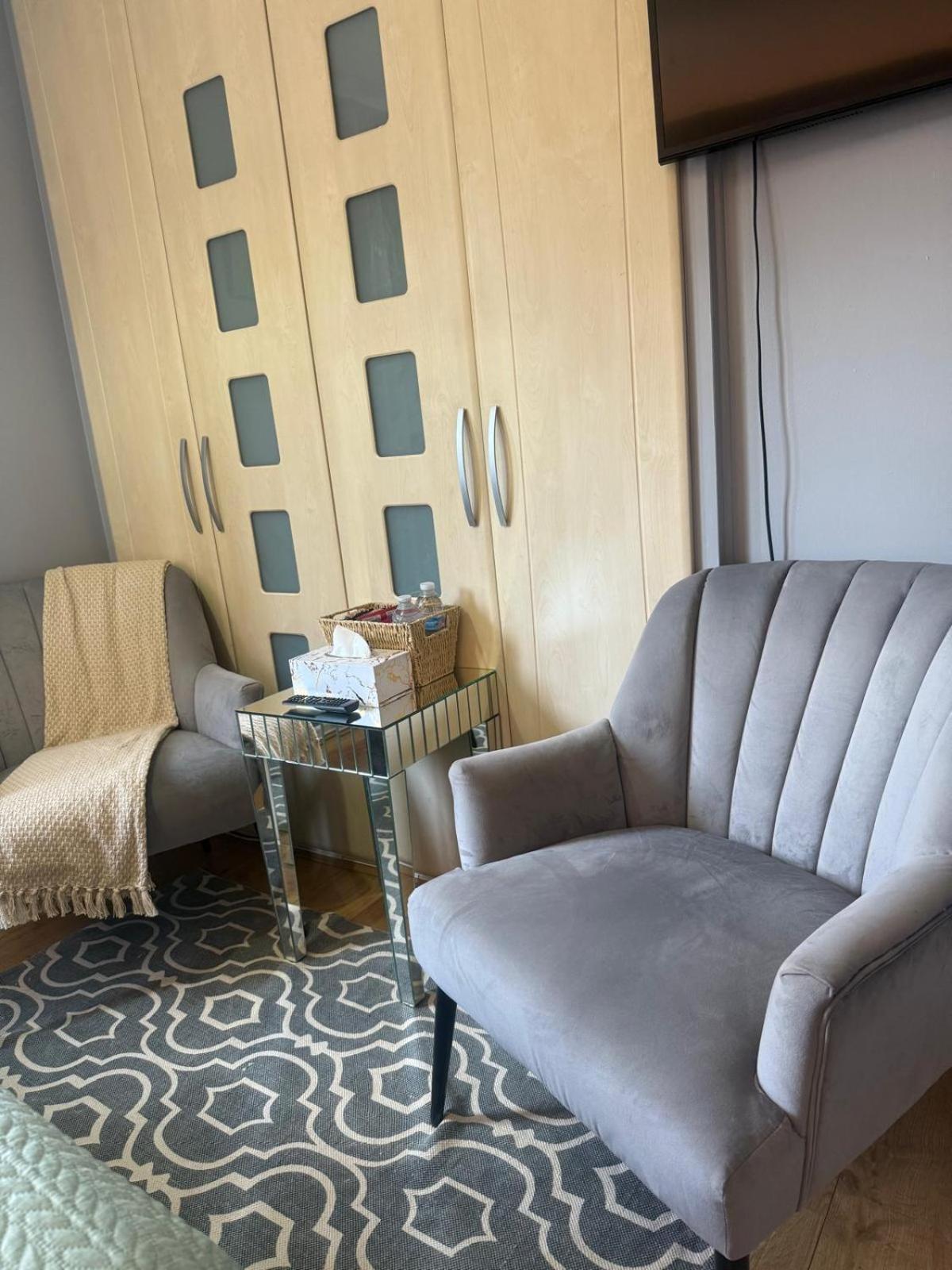 Homestay Rayyan Premium For Family & Solo In Birmingham