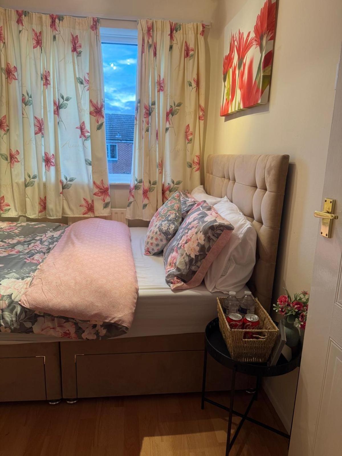 Homestay Rayyan Premium For Family & Solo In Birmingham